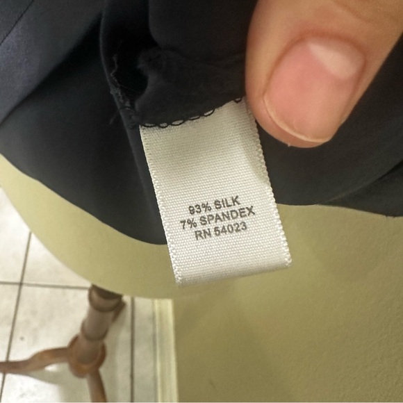 Elegant Navy Blue Women's Top Banana Republic Silk Womens Blouse Stretch - Picture 11 of 12